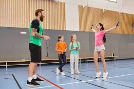 加西亚：处境艰难时是新教练组帮全队稳住心态，最终完成保级