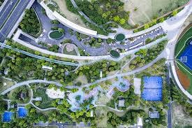 齐达内与蒯纪闻共同现身上海交大出席活动，现场教学马赛回旋