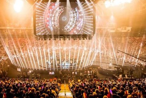 内的中场球 内的中场球