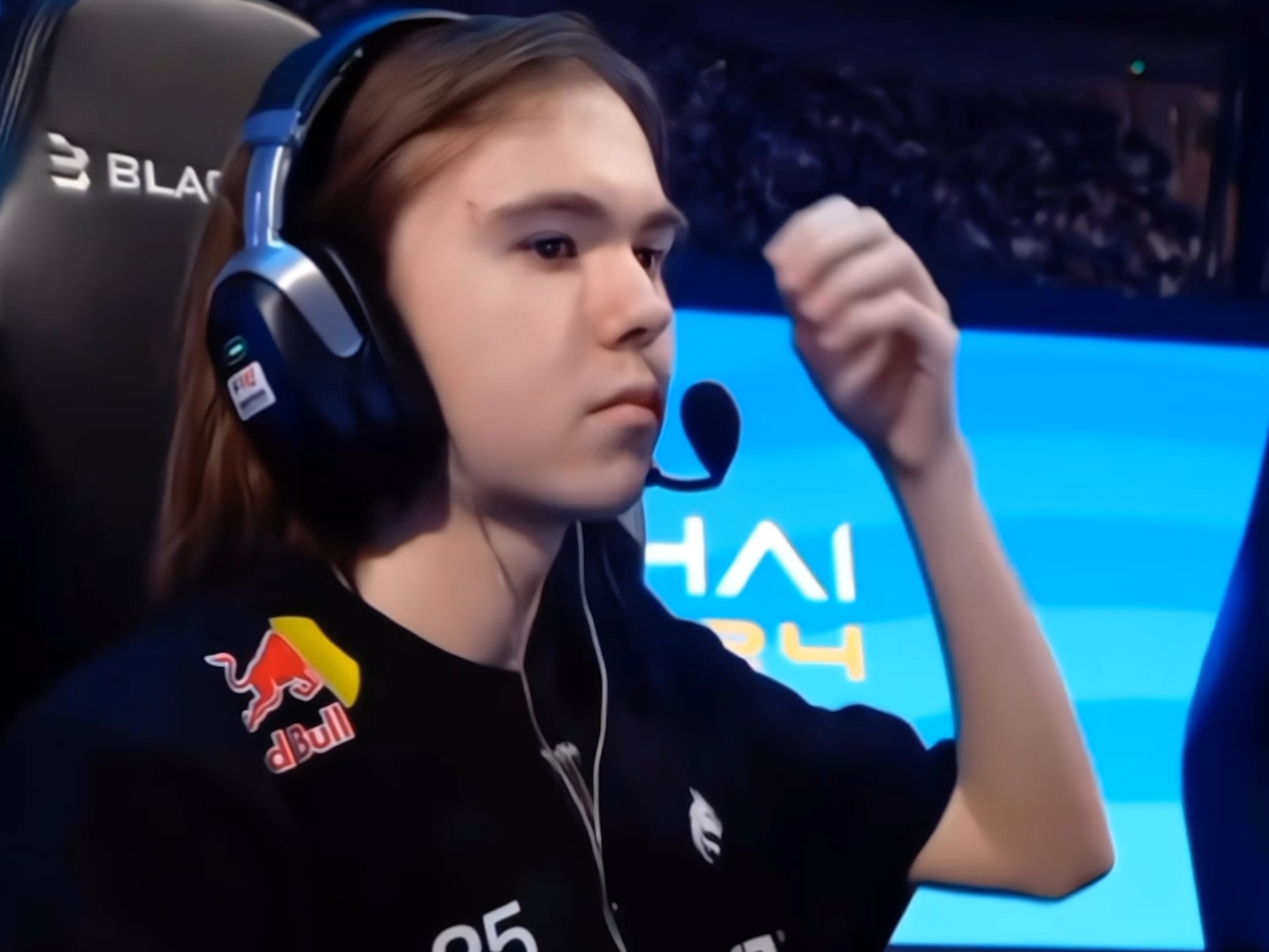 整上显得犹 整上显得犹